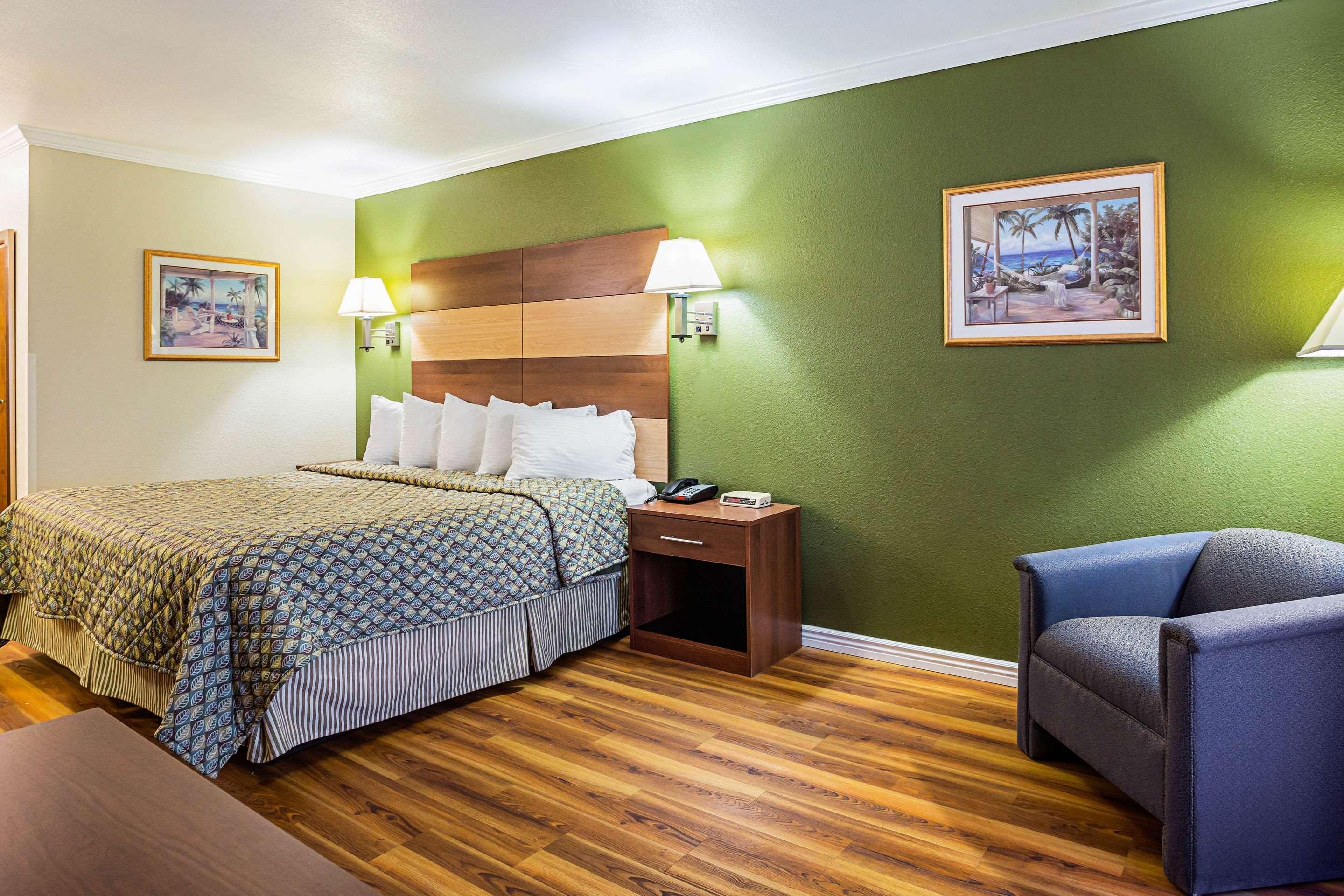 Rodeway Inn & Suites Lake Havasu City Eksteriør billede